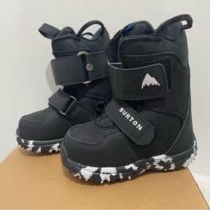 Kid Snowboard boots. Burton Mini Grom size 10c